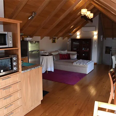 Casas De Pedra 农家乐 *