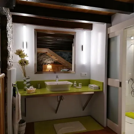 Casas De Pedra 农家乐 *