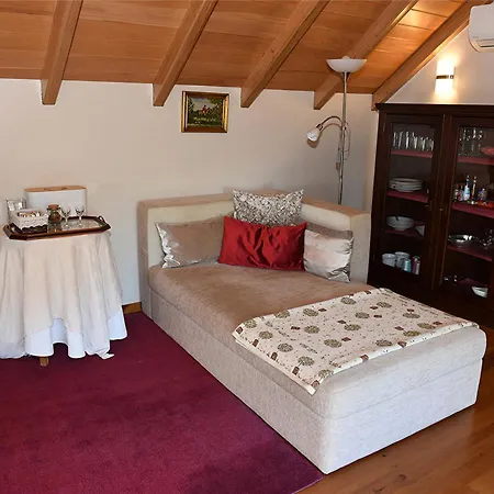 Casas De Pedra Camacha (Madeira)